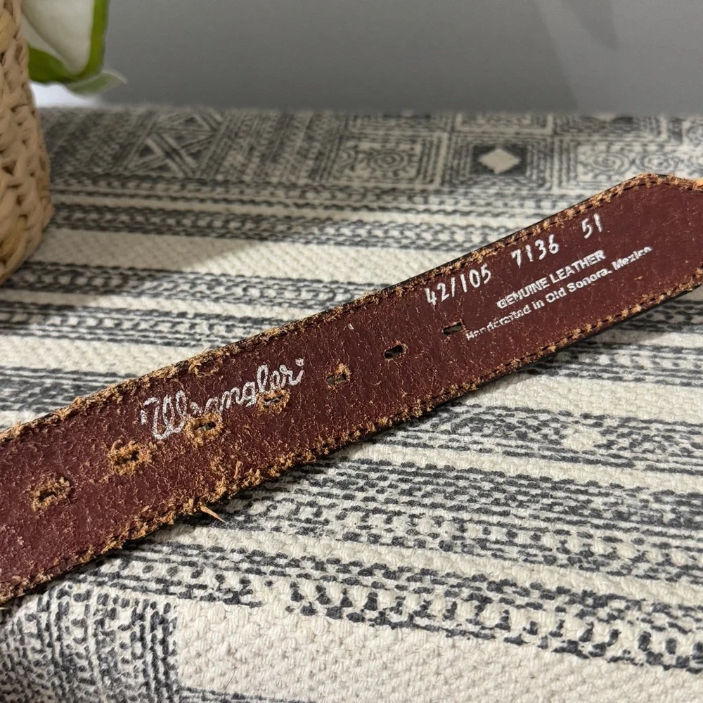 Wrangler Brown Leather Western Embroidered Belt Tooled Silver Tone Metal Buckle
